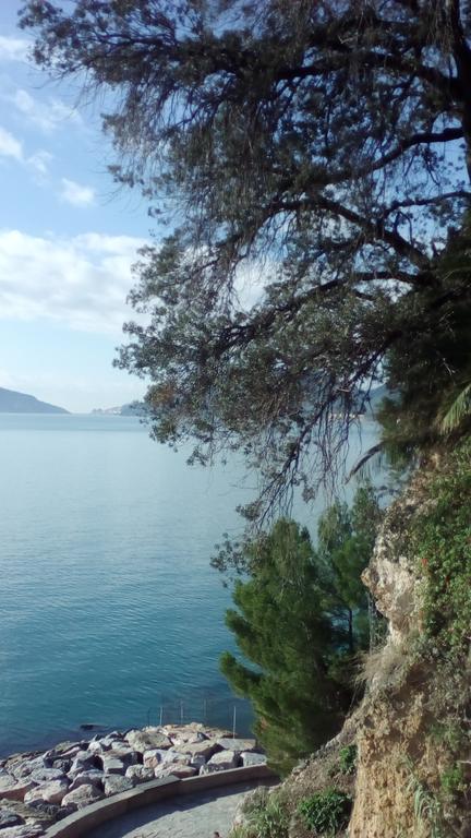 Locanda Del Sole Nero San Terenzo Ngoại thất bức ảnh